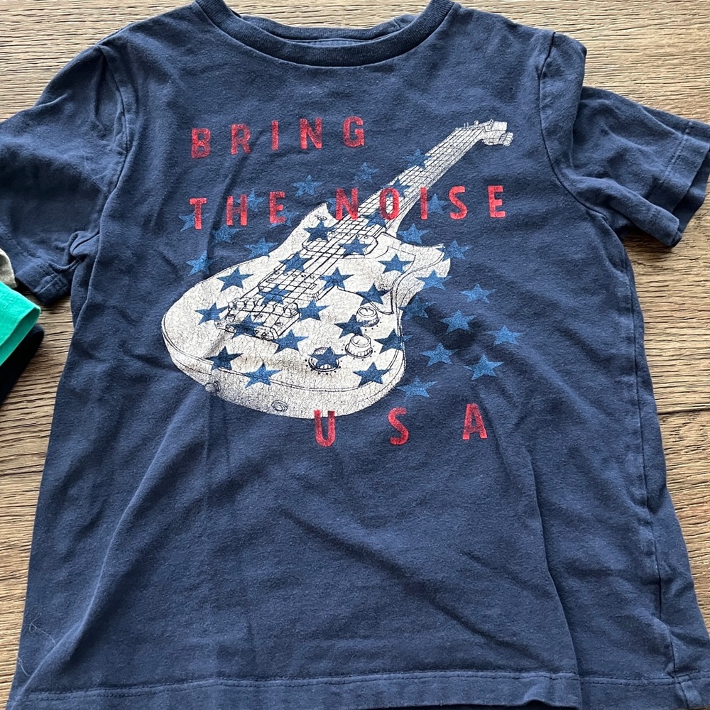 Seasonal Gap T-shirt